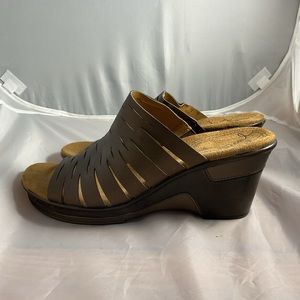 SOUL naturalizer REINA woman’s sandal brown worn once